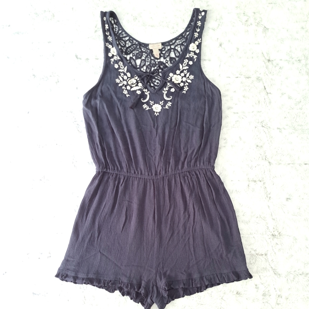 Cape Juby blue floral ruffle shorts romper. Size S.